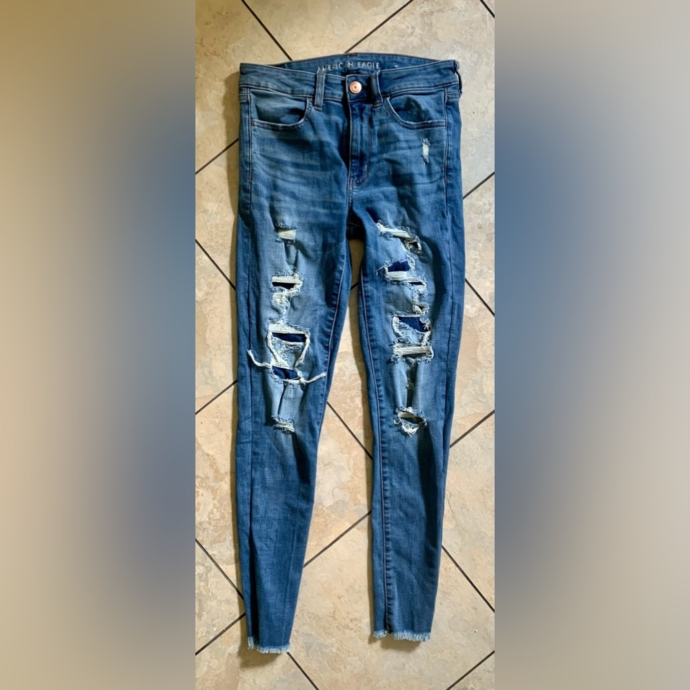 American Eagle Outfitters Hi-Rise Jegging Distressed